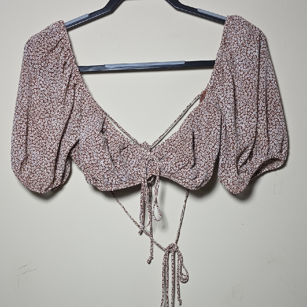 Cotton Candy NWT Ditsy Print Tie-Front Crop Top Puff Sleeves - Picture 2 of 5